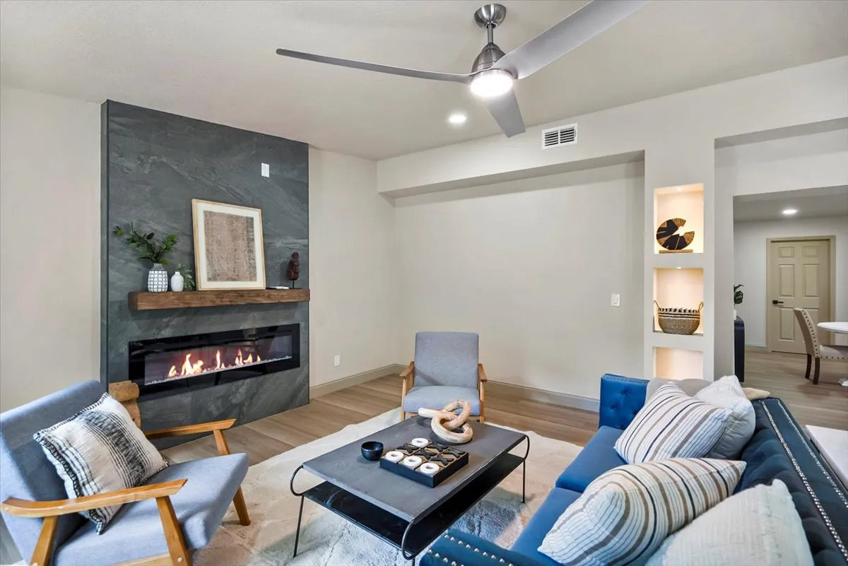 17 1569 arzel ct 28
